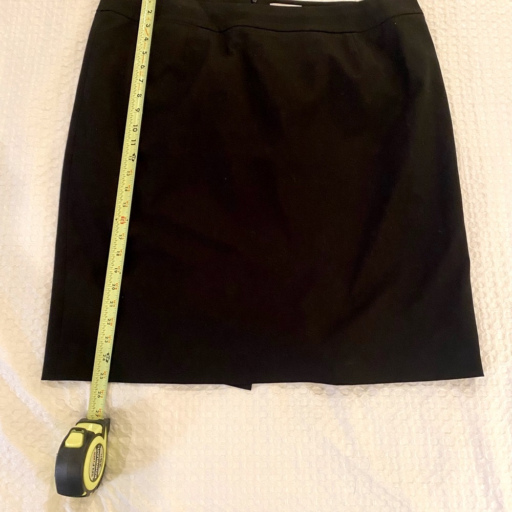 Calvin Klein Elegant Black Pencil Skirt